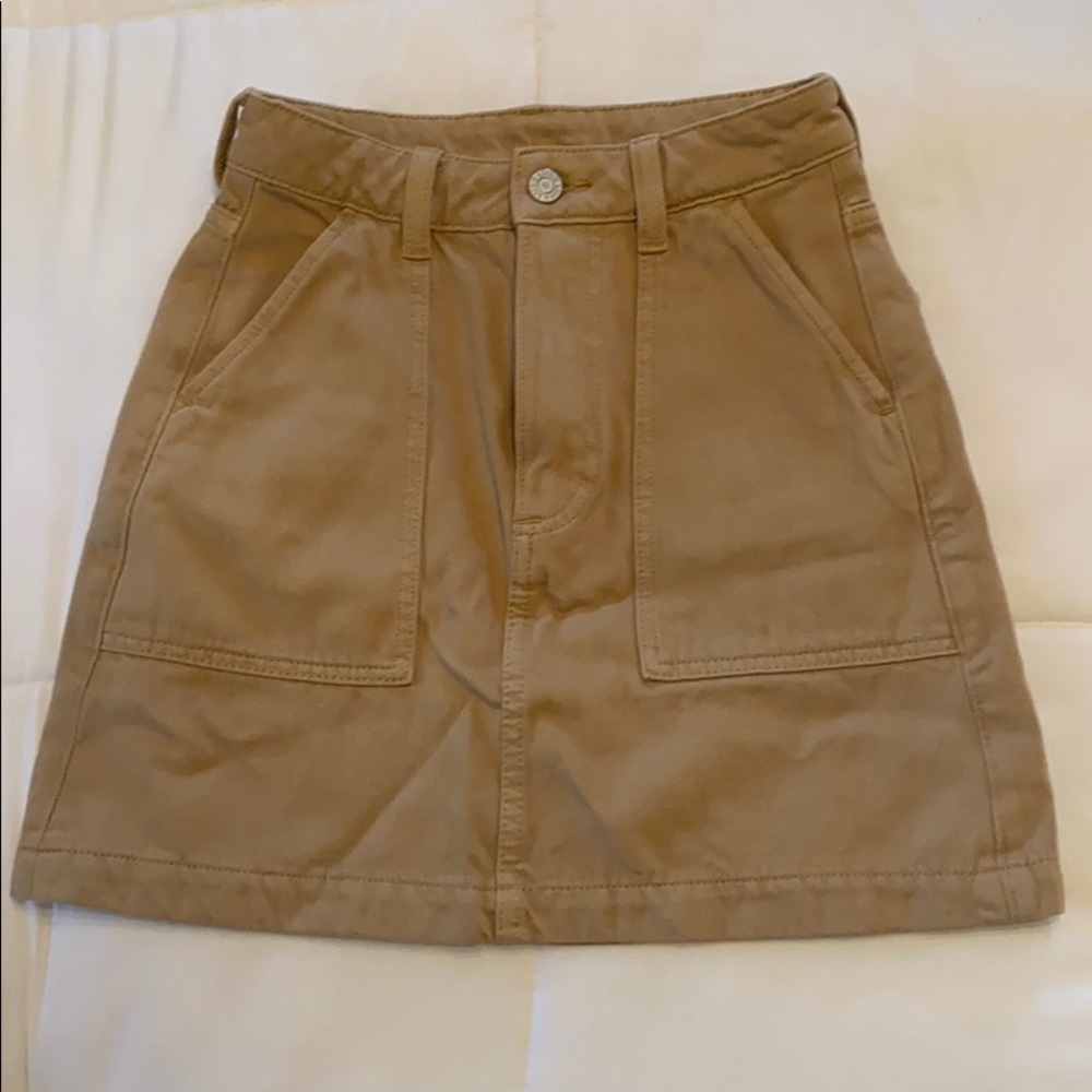 High waisted cargo mini skirt